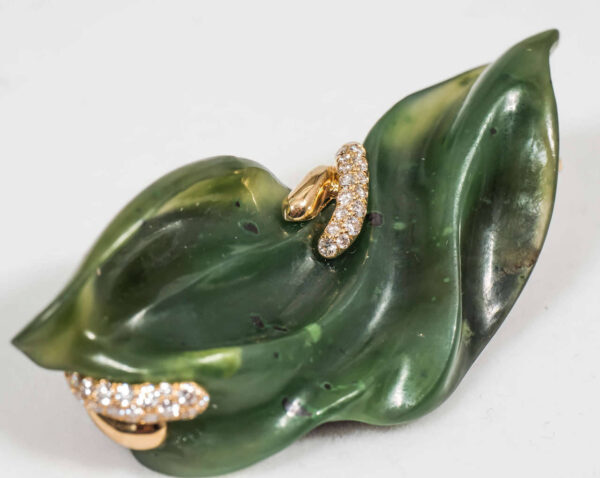 Hand-Carved Nephrite Jade Diamond Gold Brooch Front View