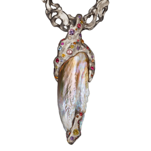 Feather-Pearl-Pendant-Colored-Diamonds-Sapphires-White-Gold-Front-Naomi Sarna